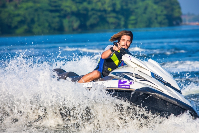 Jet ski en acción 