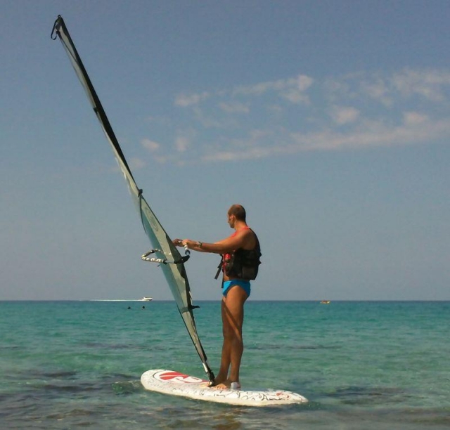 Renta de windsurf en Isola delle Femmine 2 horas 30