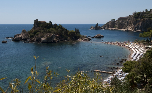 hermosa isla en taormina 