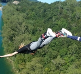 Dos saltos de bungee Solkan de 55 metros.