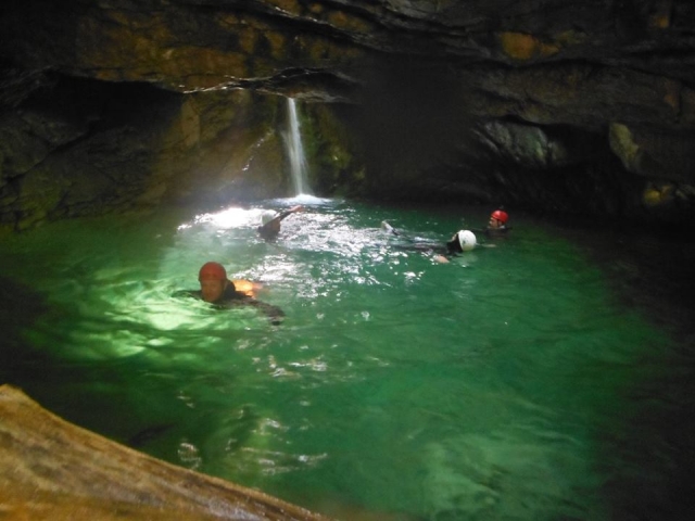  Aventura en las cueva 
