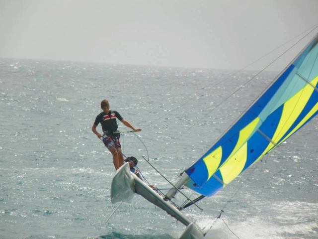  Catamarán en acción 