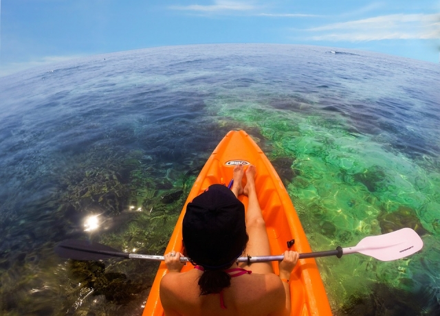kayak y los maravillosos fondos marinos 