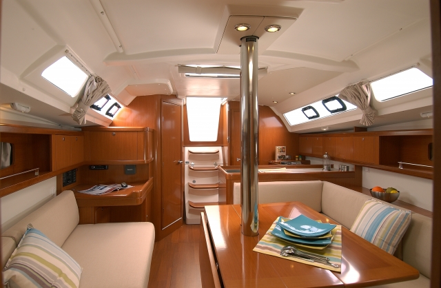 Interiores del Oceanis 34 