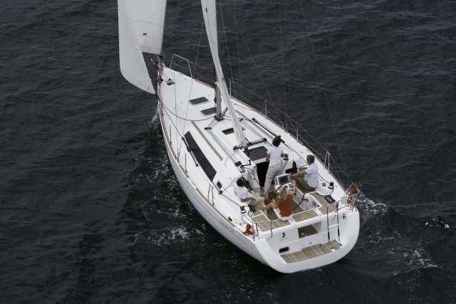  Navegación a bordo del Oceanis 34 