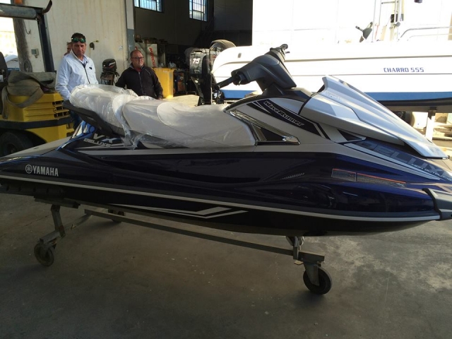  Una jet ski desde el centro 