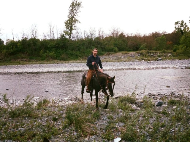  Subiendo uno de nuestros caballos 