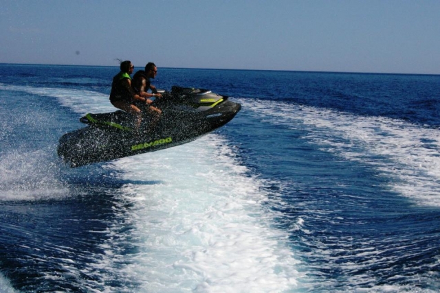 Saltando a las olas 