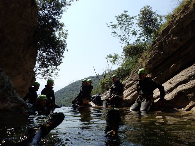  Un descanso en el río 