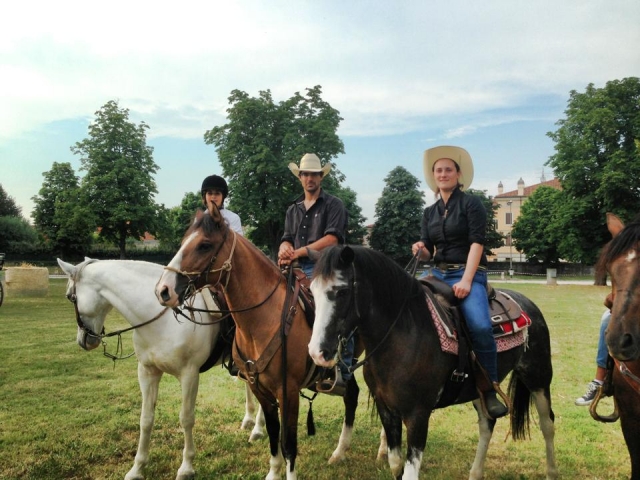  cabalgando en la naturaleza 
