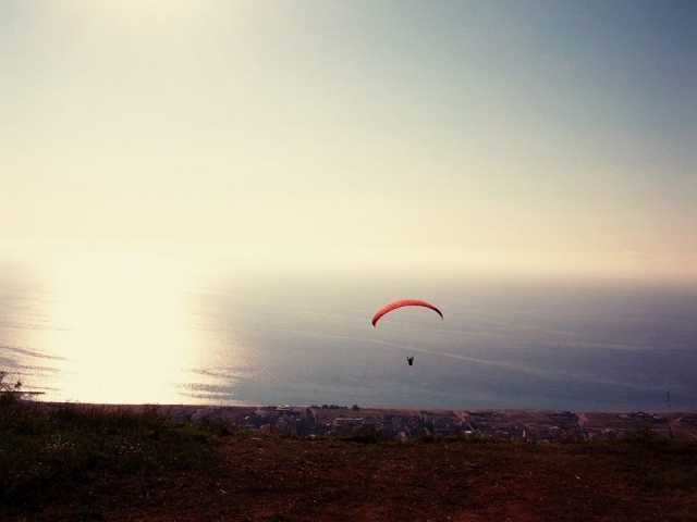  Parapenle sobre el mar 