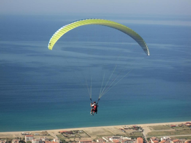 Parapenle en vuelo 