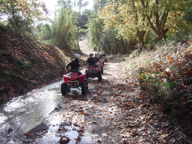 cuatrimotos sobre el agua 