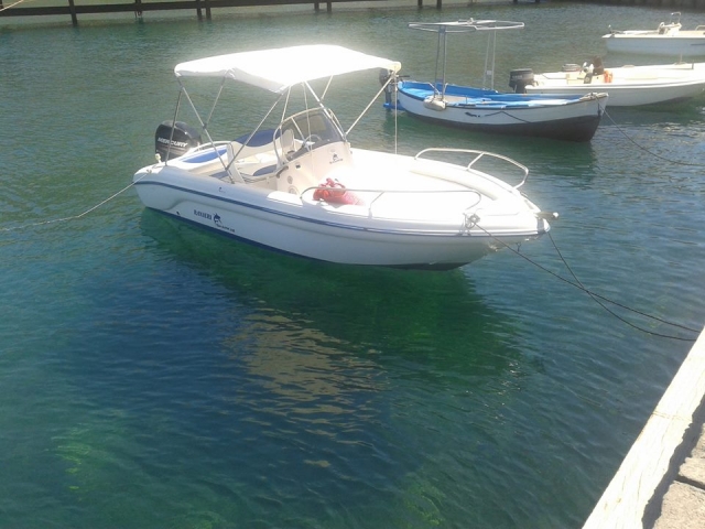 barcos en el puerto 