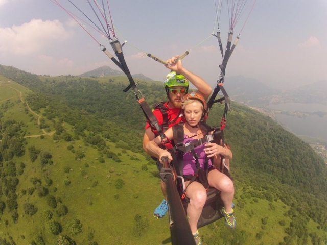 Vuelo en parapenle biplaza en Suello con fotos