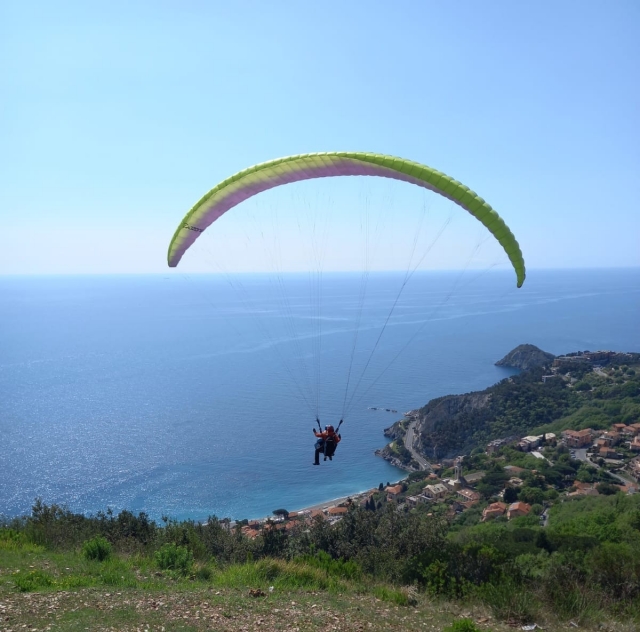  Parapenle en Bargeggi