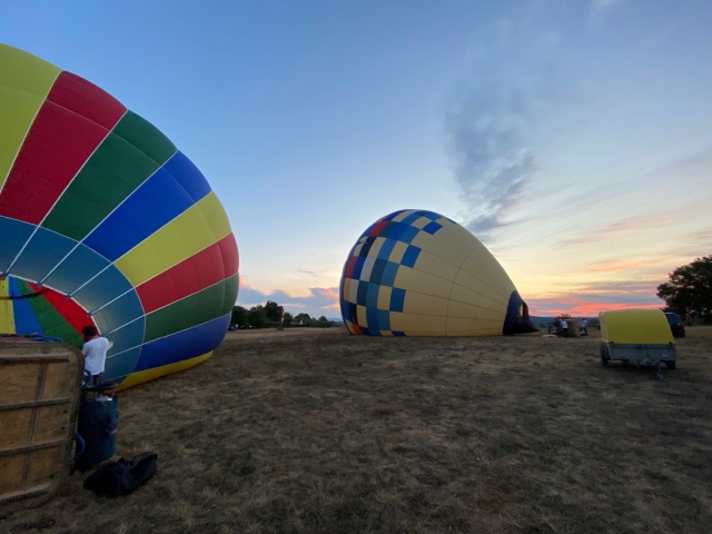  Inflando globos aerostáticos 