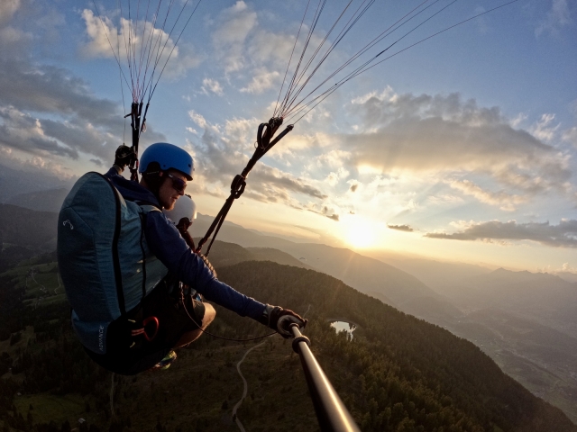 Vuelo en parapente térmico en Plan De Corones 30 minutos