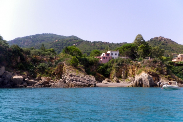  Disfruta de las costas de Cefalú 