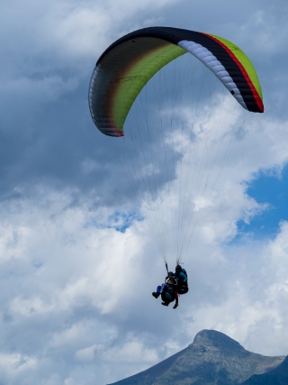 Vuelo en parapente biplaza, (15/30min), Montalto Pavese