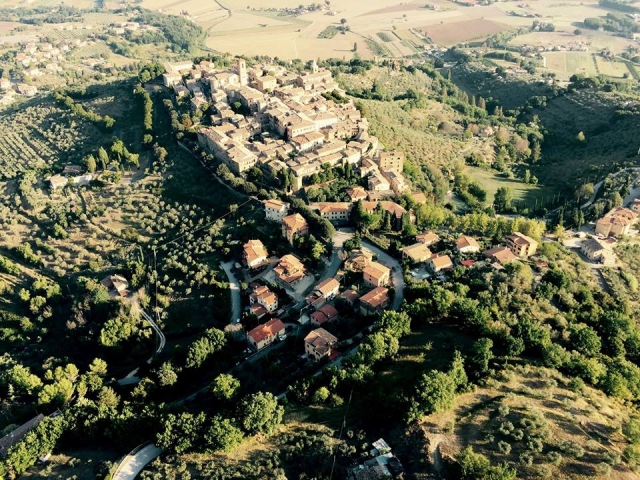  ¡solo uno de los pueblos por descubrir en nuestro globo aerostático! 