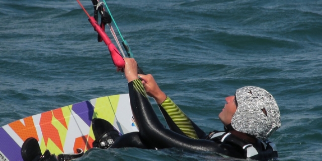  lección de kitesurf en el agua 