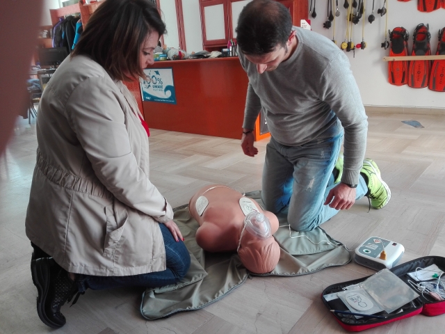  RCP y simulación de desfibrilación 