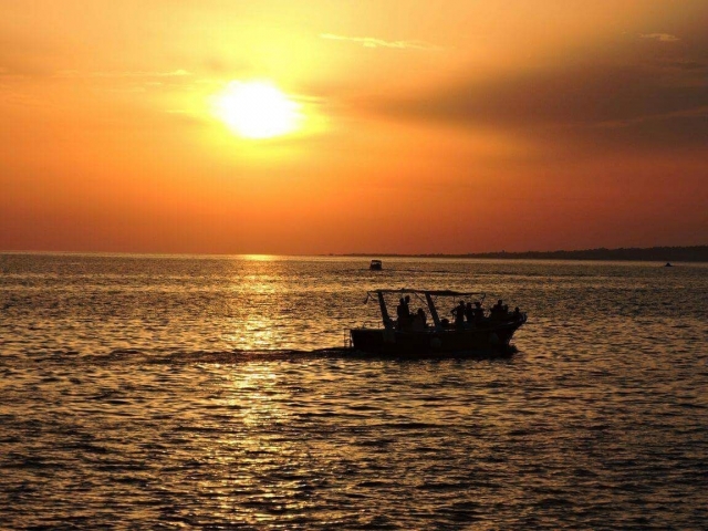  El atardecer en el barco 