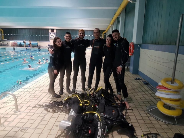 Buceando en la alberca