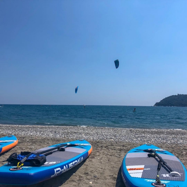  la playa y las mesas 