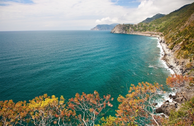  Descubra la costa del oesle de Liguria rentando un bole sin licencia 