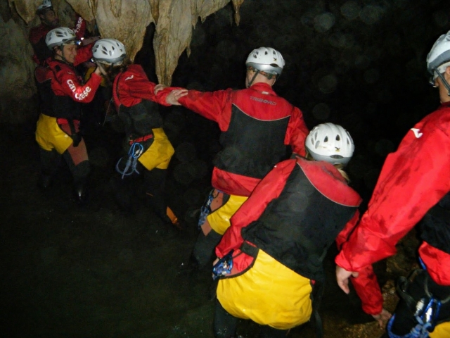  Escalando entre las rocas 