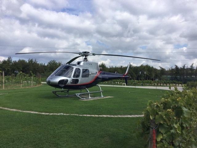  Helicóptero estacionado 