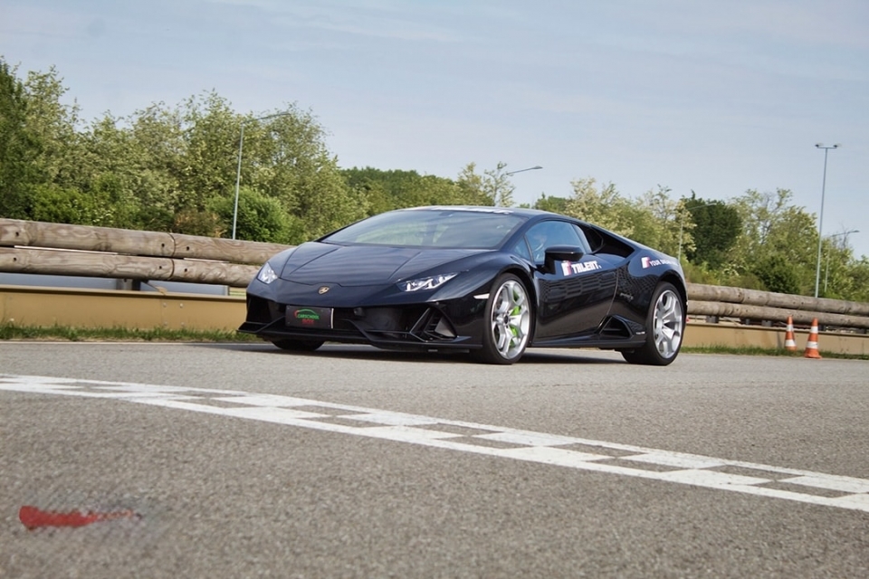  Lamborghini Huracán 3