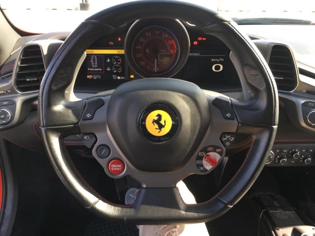  El interior del Ferrari 458 