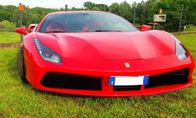 Ferrari 488 