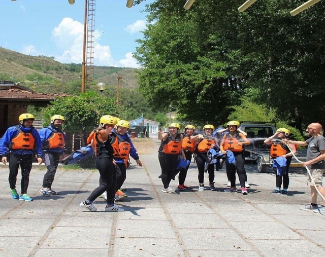  hacia el río