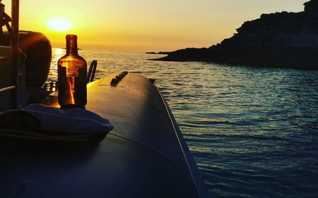 Paseo en barco al atardecer de 1h30 a Capo Vaticano