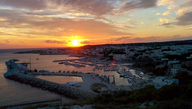 Puesta de sol sobre Santa Maria di Leuca 