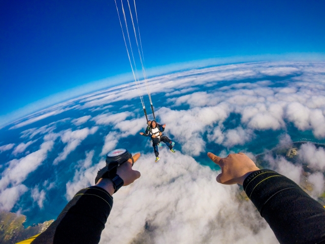  ¡vuela sobre las nubes!