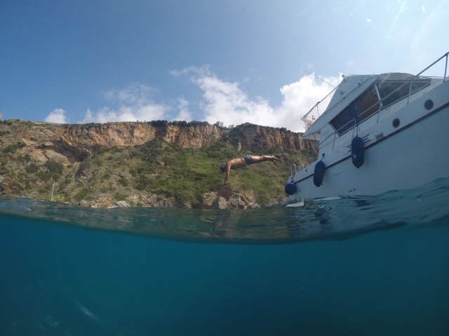 Fiesta en barco en las cueva de Rizzo 