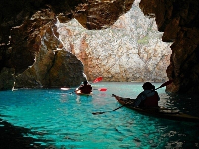  Dentro de la gruta 