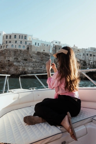 Excursión en barco de dos horas a Polignano a Mare.