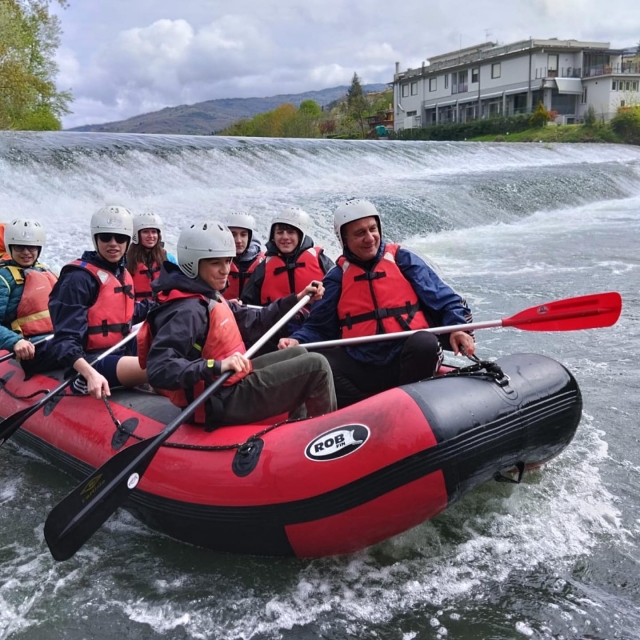  rafting en grupo 