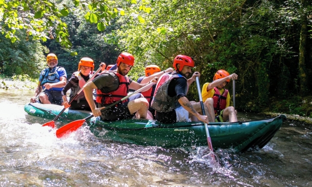  Grupo en el río 