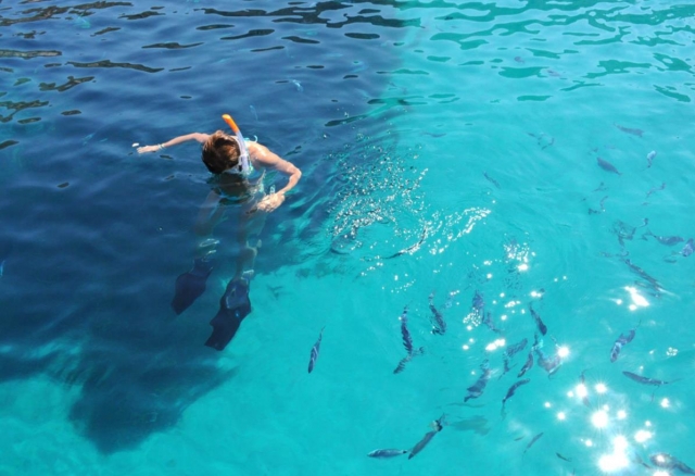  niños y snorkel