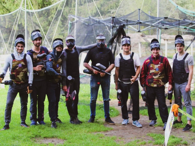  Equipo de gotcha. 