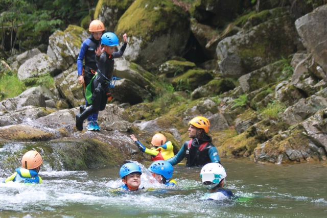 Barranquismo para niños. 