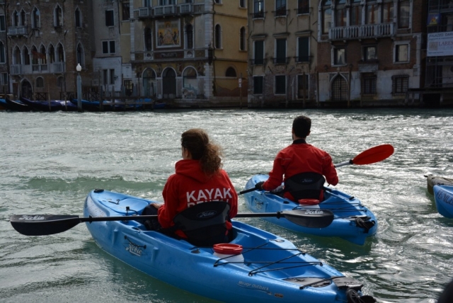  Admirando las casas de Venecia