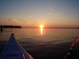 Tour nocturno en kayak de 1,5 horas en Venecia